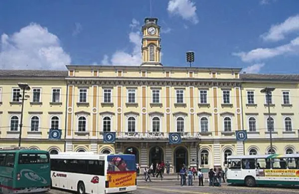 Za generalnega direktorja holdinga, v katerega se bodo septembra preoblikovale Slovenske železnice, so izbrali Ervina Pfeiferja.