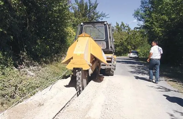 Širokopasovno omrežje so začeli postavljati v Starodu