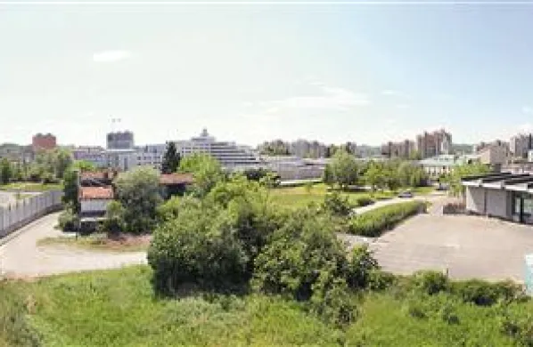 Sklad se  s podjetjem Krožišče še pogaja o skupni gradnji  35 stanovanj ob krožišču na Vojkovi cesti