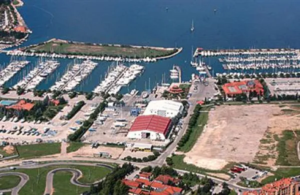 Družba Marina Portorož je v prvi polovici letošnjega leta ob 3,5 milijona evrov prihodkov ustvarila 971.000 evrov čistega dobička.