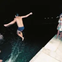 Karaoke na Playi so se tudi letos zaokrožile z zmagovalčevim skokom v morje