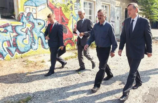 Predsednik Slovenije Danilo Türk se je danes v Rogu sestal z aktivisti Nevidnih delavcev sveta.