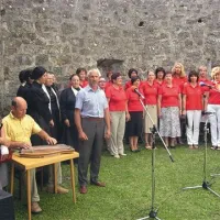 Z nedavne kulturne prireditve pariških Slovencev na gradu Prem