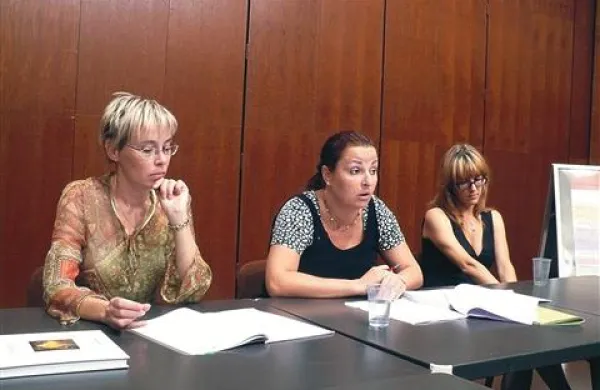 Kustosinja Mateja Poljšak Furlan, direktorica Pavla Jarc ter Metka Sulič (stiki z javnostjo)  