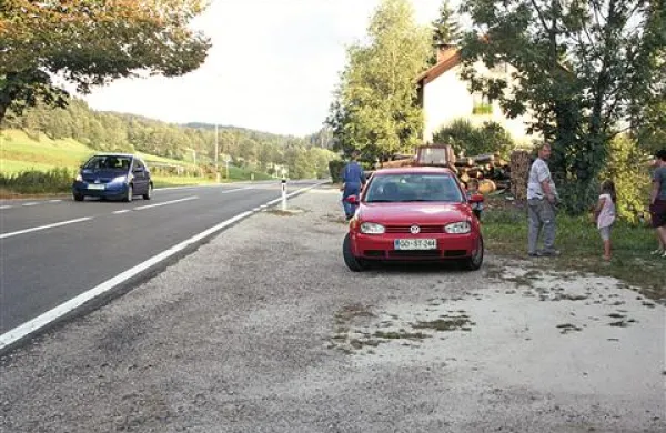 V Logu je dovolj prostora za postajališče, celo več kot v Godoviču, a so ga vseeno ukinili