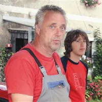  Jože Rupnik je sinu hotel kupiti mesečno vozovnico in zgrožen ugotovil, da povsem varnega postajališča v Logu ni več