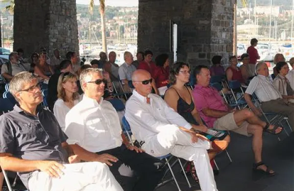 Nasveti se bolj primejo, če jih posreduješ na sproščen in nevsiljiv način, so se strinjali vsi, ki so podprli zamisel Mladena Gasparinija o kongresu na prostem. Da velja tako nagovoriti tudi prebivalce drugih delov Slovenije, meni tudi minister Dorijan Marušič (levo).