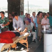 Vrste za meritve so bile občasno zelo dolge, nekateri so se zatem napotili bliže odru, kjer so ves dan potekala predavanja. 