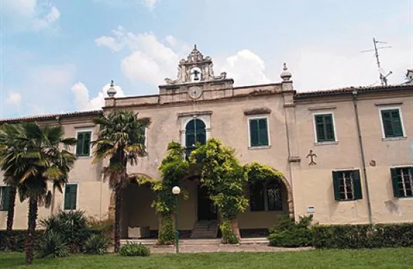 Vlaganja v hotel Convent in njihova (ne)plačila so sprla dolžnika in upnika