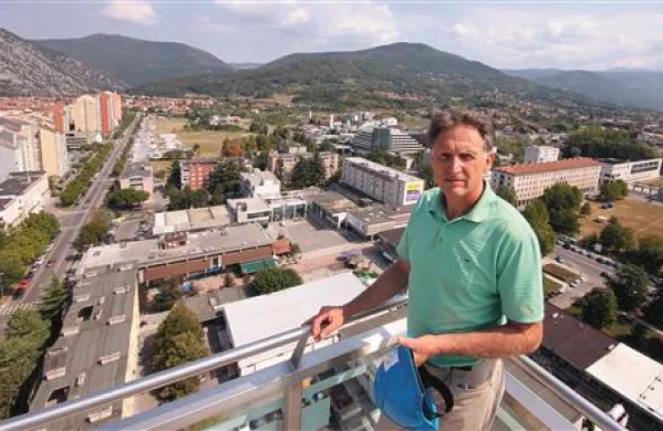 Direktor Euroinvesta Radoš Pavlovič na vrhu stavbe  