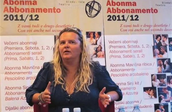 Katja Pegan: “Gledališče ni v krizi. Zdi se, da prav v času krize ljudje v gledališču najdejo svoj mir.” 