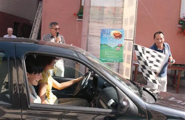 Ekipa Radia Odmev se je, podobno kot vse, s starta odpeljala dobro razpoložena.
