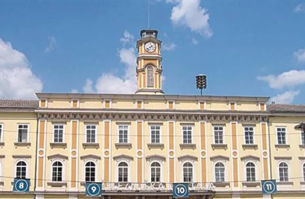Novi nadzorniki holdinga Slovenske železnice bodo mandat nastopili v soboto. 