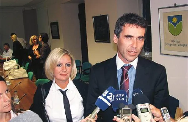Direktorica Alee Iacte Urša Zupan in predsednik uprave Koloseja Sergej Racman zagotavljata, da bodo na MMP postavili celoten komleks Sailaway in ne le igralnega salona