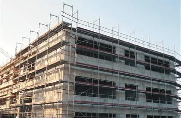 Na šolski stavbi so pravkar sklenili tretjo gradbeno fazo in nadzidavo objekta