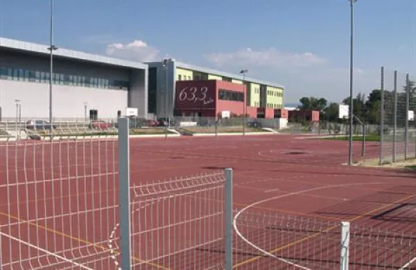 Prireditev Veter v laseh, s športom proti drogi bo na zunanjih igriščih Osnovne šole Koper. 