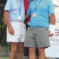 Najhitrejši moški od 65 do 69 let, z leve: Vladimir Savić, Milan Kogoj, Branko Škrajnar. Škrajnar je tekel s prevezano roko, poškodoval se je na Polževem teku. Bron pa je kljub padcu osvojil tudi Zvonko Šulin v kategoriji od 55 do 59 let.  