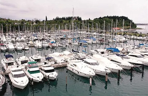 V portoroški marini je danes odprl vrata Jesenski sejem navtike 2011, ki bo trajal vse do nedelje.