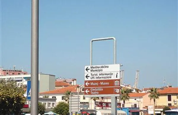 V Kopru ni bilo zastav