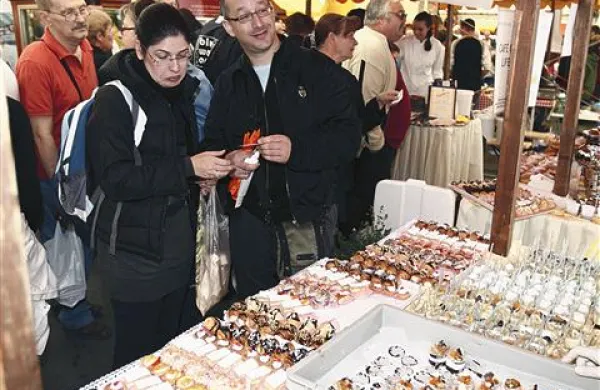 Čez teden dni bo Koper spet poln stojnic s slaščicami