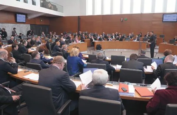 Državni zbor bo o zaupnici vladi odločal prihodnji torek.