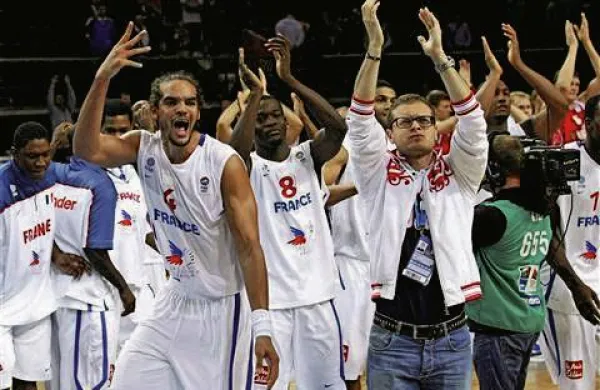 Tako so po polfinalni tekmi slavili Francozi (Foto: Reuters)