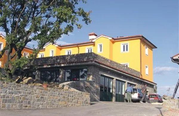 Objekt terapevtske  skupnosti  društva Drevo življenja  je še vedno  brez uporabnega dovoljenja. Pri  tehničnem pregledu so   ugotovili, da je  neskladen z gradbenim dovoljenjem.  