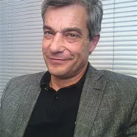 Srdjan Purić: “Energetski zakon določa datume,  odgovornost pa prenaša na uporabnike. Vsak se osebno odloča, koliko bo porabil, čim manj pa  mora oddati tudi v zrak. To je končni cilj vsega.”  