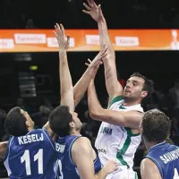 Mirza Begić (v belem dresu) je eden od tistih slovenskih košarkarjev, ki si za nastope v Litvi zasluži pozitivno oceno