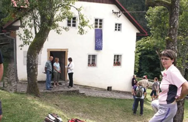 Pohod do Bevkove domačije iz Hudajužne in Cerknega naj bi postal tradicionalen
