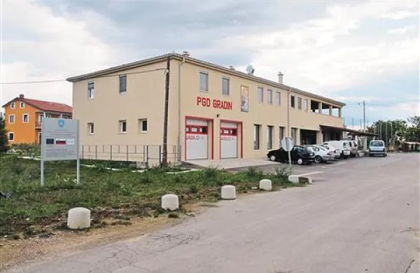 Ena najpomembnejših pridobitev je obnovljen vaški in gasilski dom v Brezovici, kjer je tudi sedež KS Gradin
