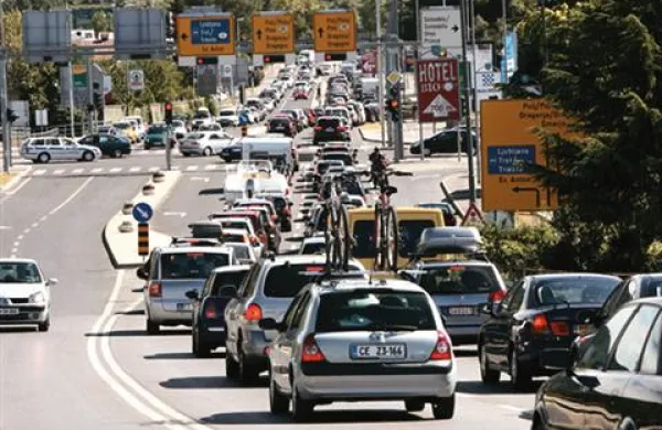 Slovenija beleži  nadpovprečne emisije iz prometa glede na povprečje EU 