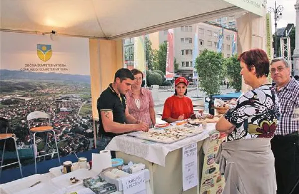 Ožja Goriška je v Gorici nastopila enotno (na fotografiji stojnica občine Šempeter-Vrtojba)