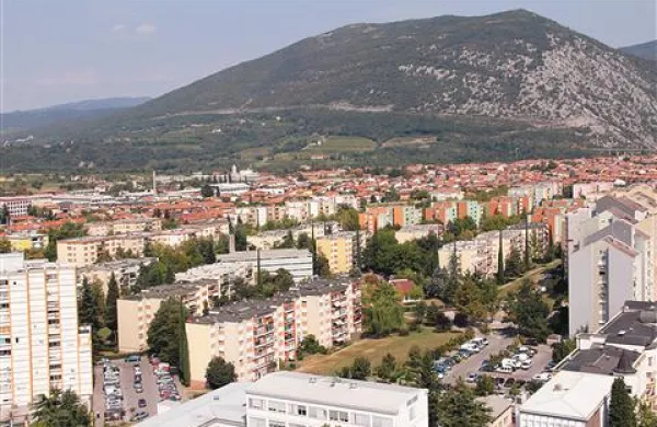 Stanovanjski sklad ne bo kupoval le novih, pač pa tudi stara stanovanja po mestu 