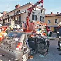 Za tehnično reševanje vkleščenih iz vozil so usposobljeni v tolminski PGD 