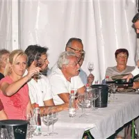 V kleti Vinakoper so poskrbeli za vodeno degustacijo sladkih vin ter za spoznavanje sort grozdja in vinogradniških leg