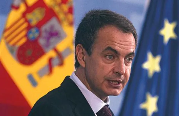 Španski premier Jose Luis Rodriguez Zapatero je danes razpustil parlament.