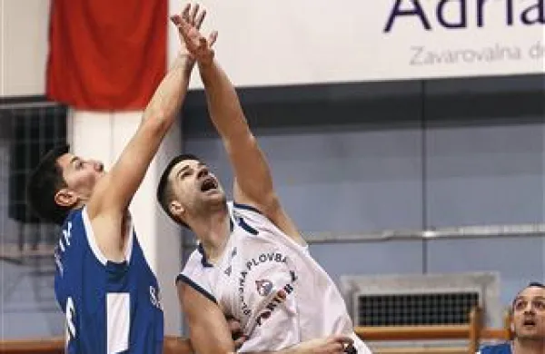 David Moro (št. 7) bo eden od nosilcev igre in glavnih strelcev košarkarjev Splošne plovbe