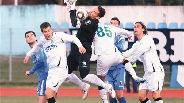 Koliko dela bo imel z Olimpijo vratar Vasja Simčič?