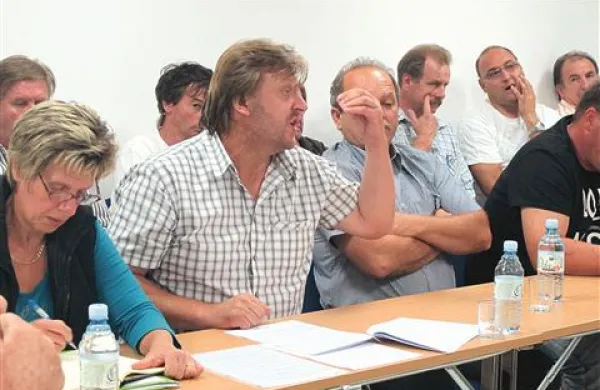 Vinko Šavle je najprej zavrnil kandidaturo, med odmorom pa si je premislil