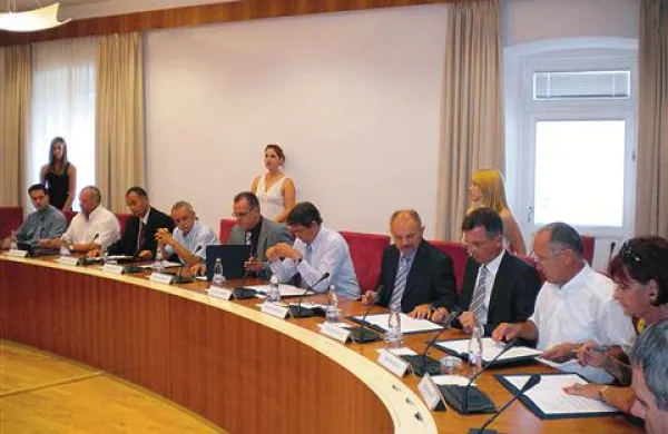 Podpisniki pisma o nameri Kilometer nič so se zavezali, da bodo promovirali ponudbo lokalnih kmetijskih izdelkov 