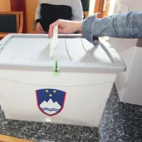 Predčasne parlamentarne volitve bodo 4. decembra.