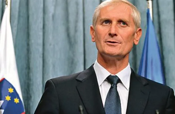Predsednik državnega zbora Ljubo Germič je danes povedal, da bodo poslanci svoje delo normalno opravljali do 20. oktobra.  