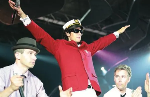 Za sprejem  v Dvorano slavnih rock'n'rolla so nominirali tudi skupino  Beastie Boys