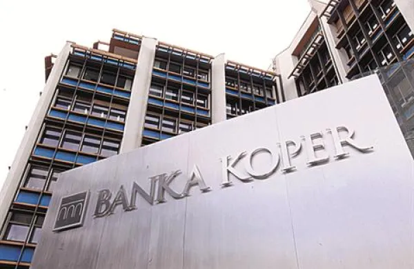 Agencija Fitch v četrtkovem poročilu Banki Koper ni znižala dolgoročne bonitetne ocene.