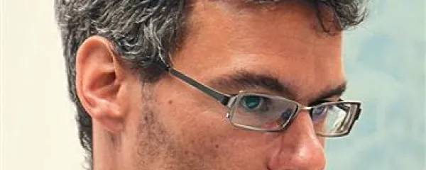 Martin Plesničar: “Dokler  si starši  želijo, da njihov otrok 'postane nekdo', gojijo v sebi tudi strah, da se to morda ne bo zgodilo.” 