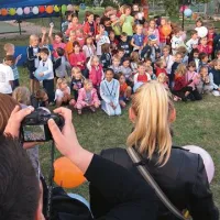 Mladi tekači so se na lanskem krosu tako zbrali za spominski posnetek