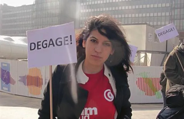 Med možnimi dobitniki Nobelove nagrade za mir se omenja tunizijska blogerka Lina Ben Meni