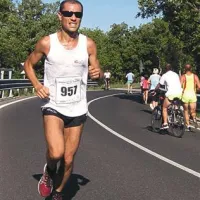 Zmagovalec Stefano Zancan je edini tekel pod uro in desetimi minutami