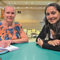 Pedagoginja Samanta Kobal in igralka Urška Bradaškja